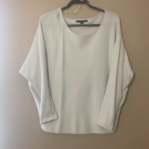 Classy long sleeved light/medium weight sweater
